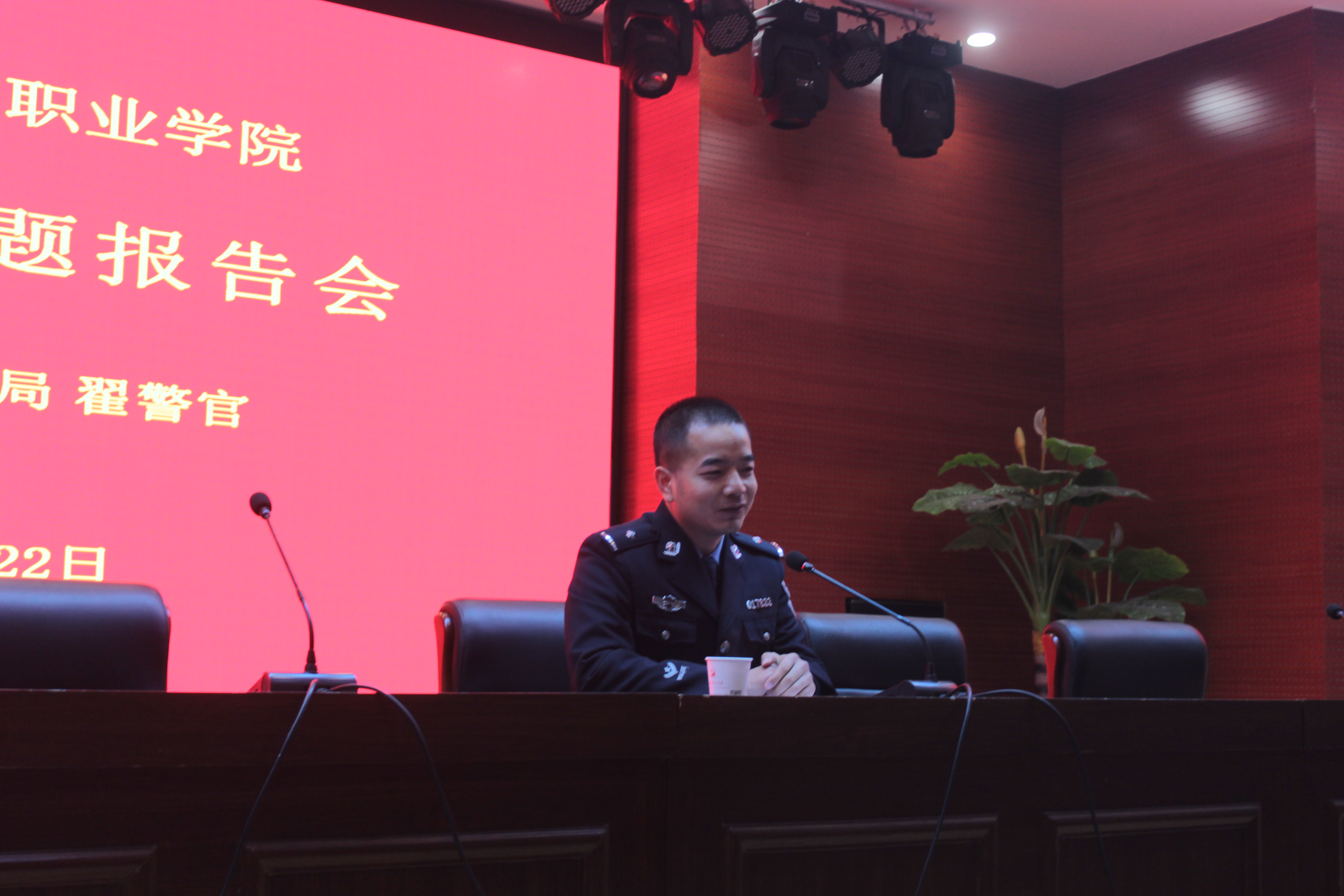 1542959598703053.jpg 1542959598703053.jpg